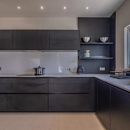 Azureenne De La Nartelle