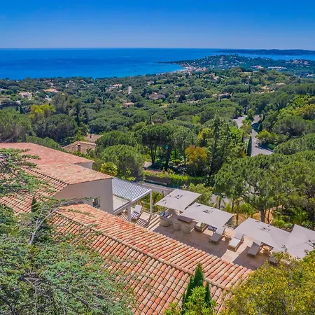 Azureenne De La Nartelle Villa