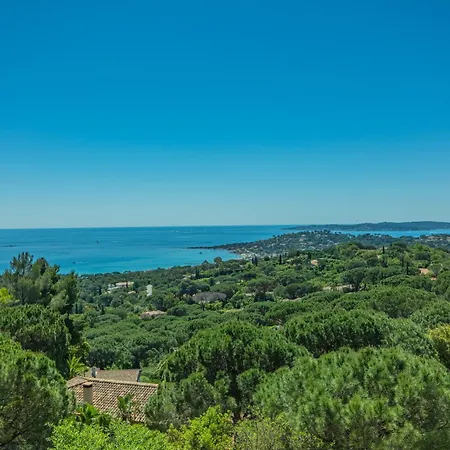 Azureenne De La Nartelle Villa