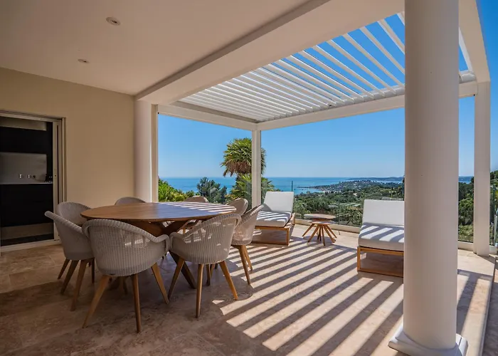 Azureenne De La Nartelle ヴィラ