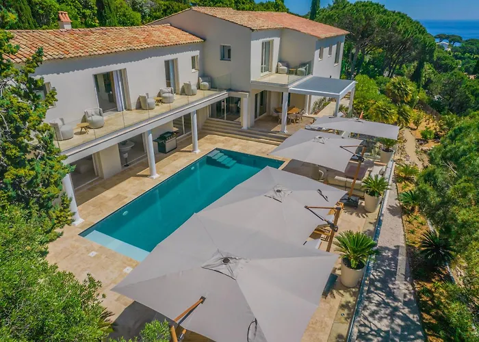 ヴィラ Azureenne De La Nartelle