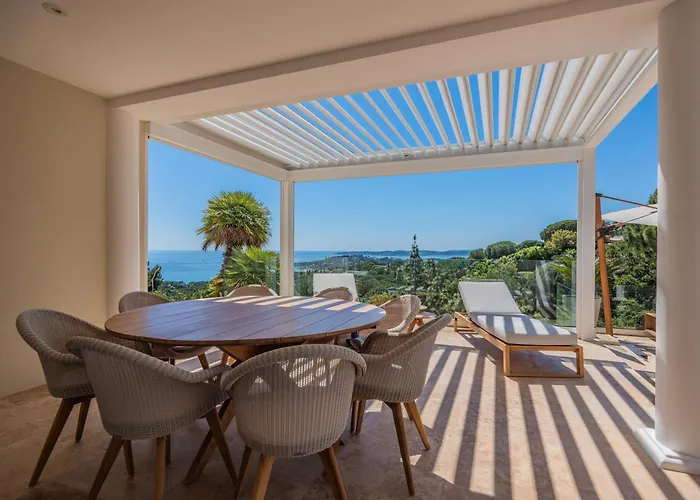 ヴィラ Azureenne De La Nartelle サント・マキシム