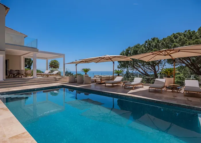 Azureenne De La Nartelle * サント・マキシム