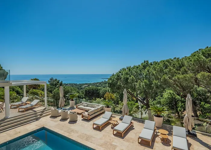 Azureenne De La Nartelle ヴィラ サント・マキシム