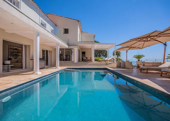 Azureenne De La Nartelle