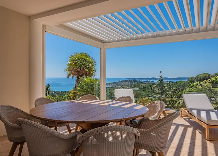 ヴィラ Azureenne De La Nartelle サント・マキシム