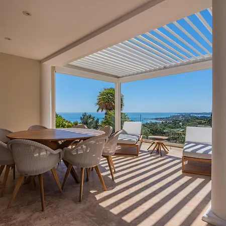 Azureenne De La Nartelle Villa