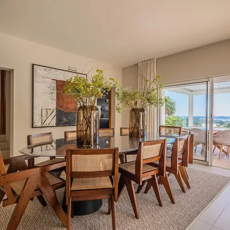 Azuréenne De La Nartelle *