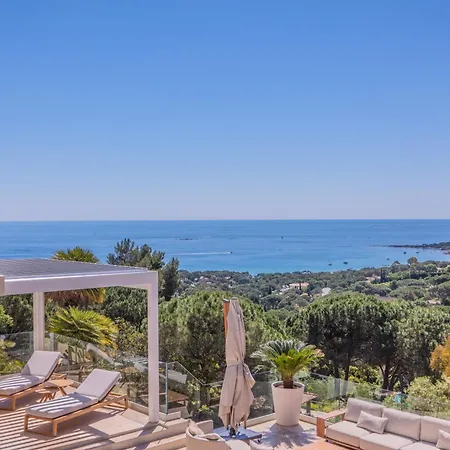 Azureenne De La Nartelle