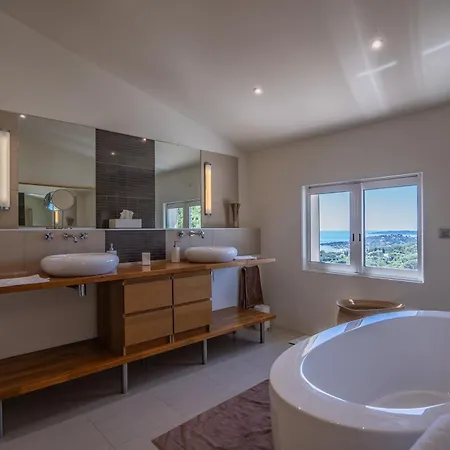 Azureenne De La Nartelle Villa *